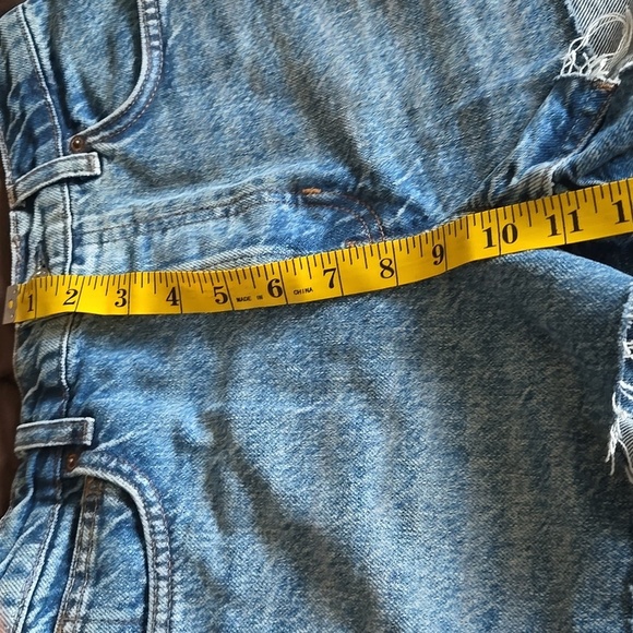 Reformation Charlie High Rise Jean Short - Picture 7 of 8